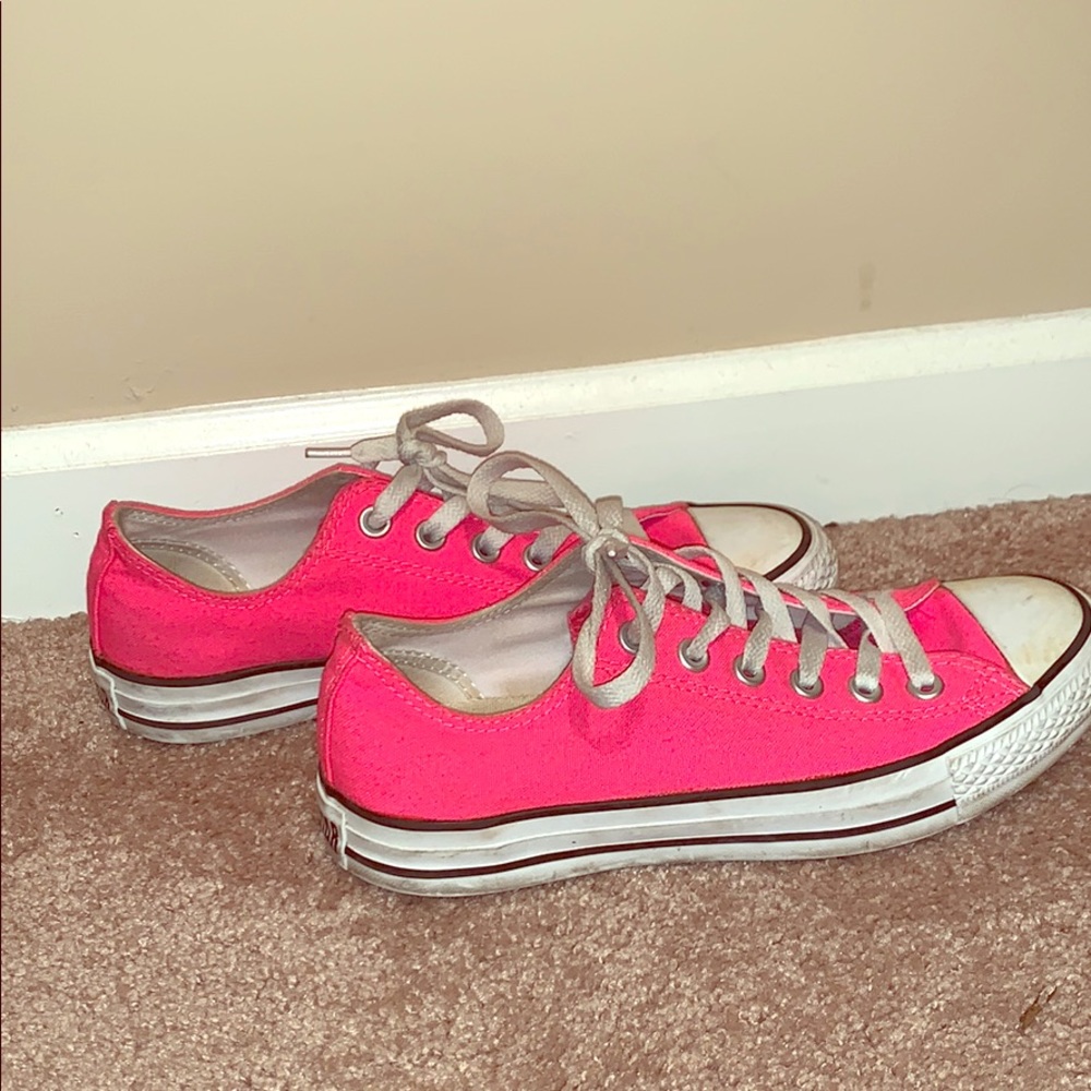 Pink converse